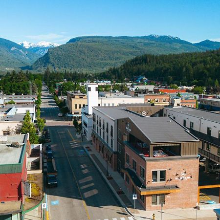 Basecamp Suites Revelstoke Ngoại thất bức ảnh