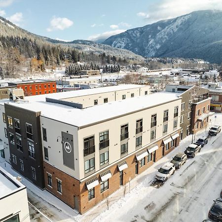 Basecamp Suites Revelstoke Ngoại thất bức ảnh
