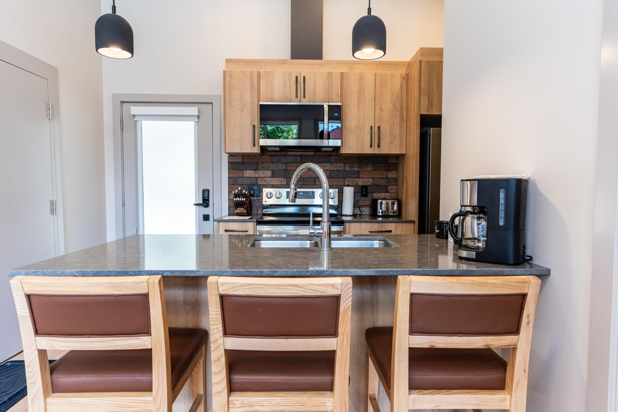 Basecamp Suites Revelstoke Ngoại thất bức ảnh