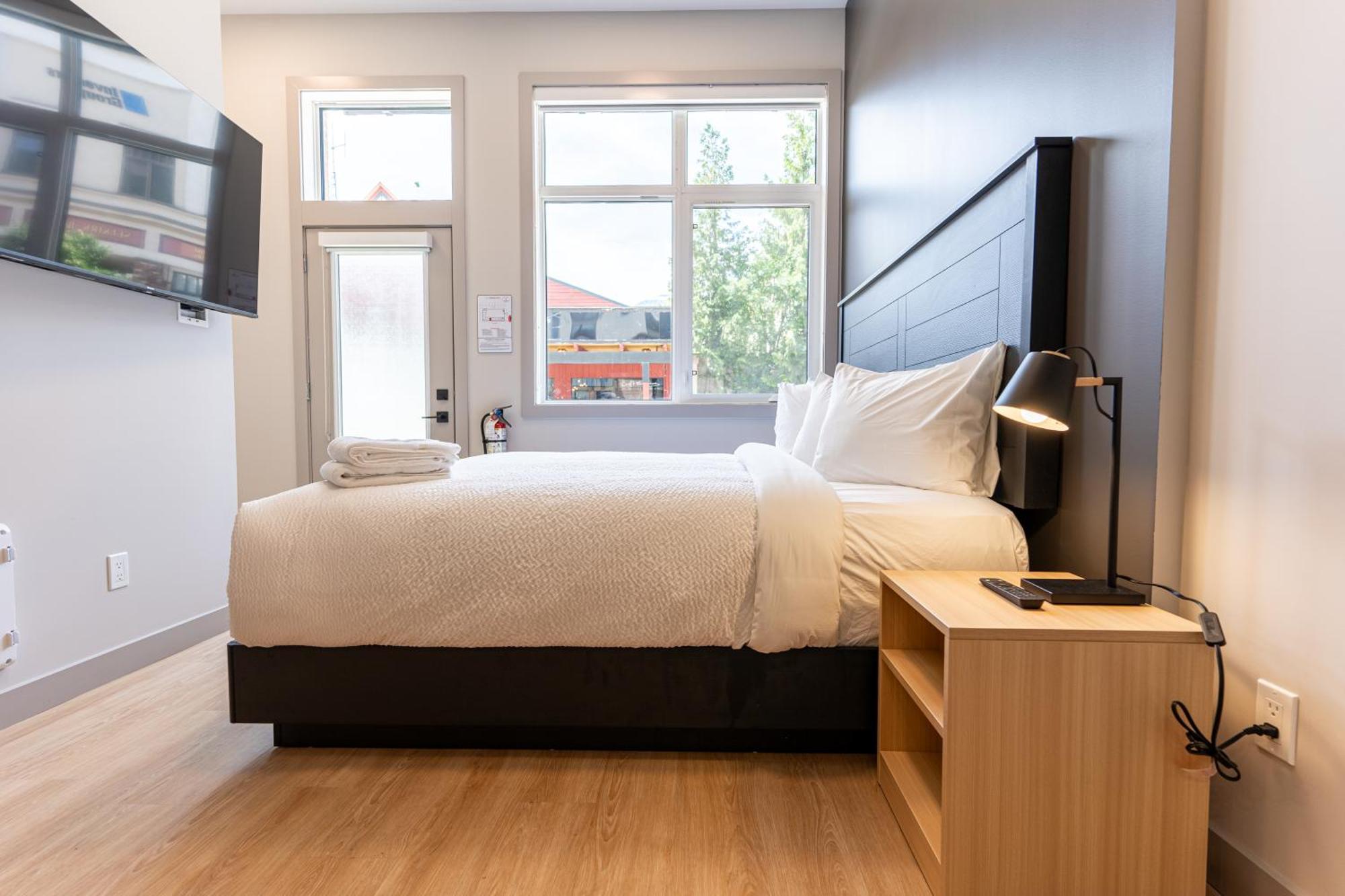 Basecamp Suites Revelstoke Ngoại thất bức ảnh