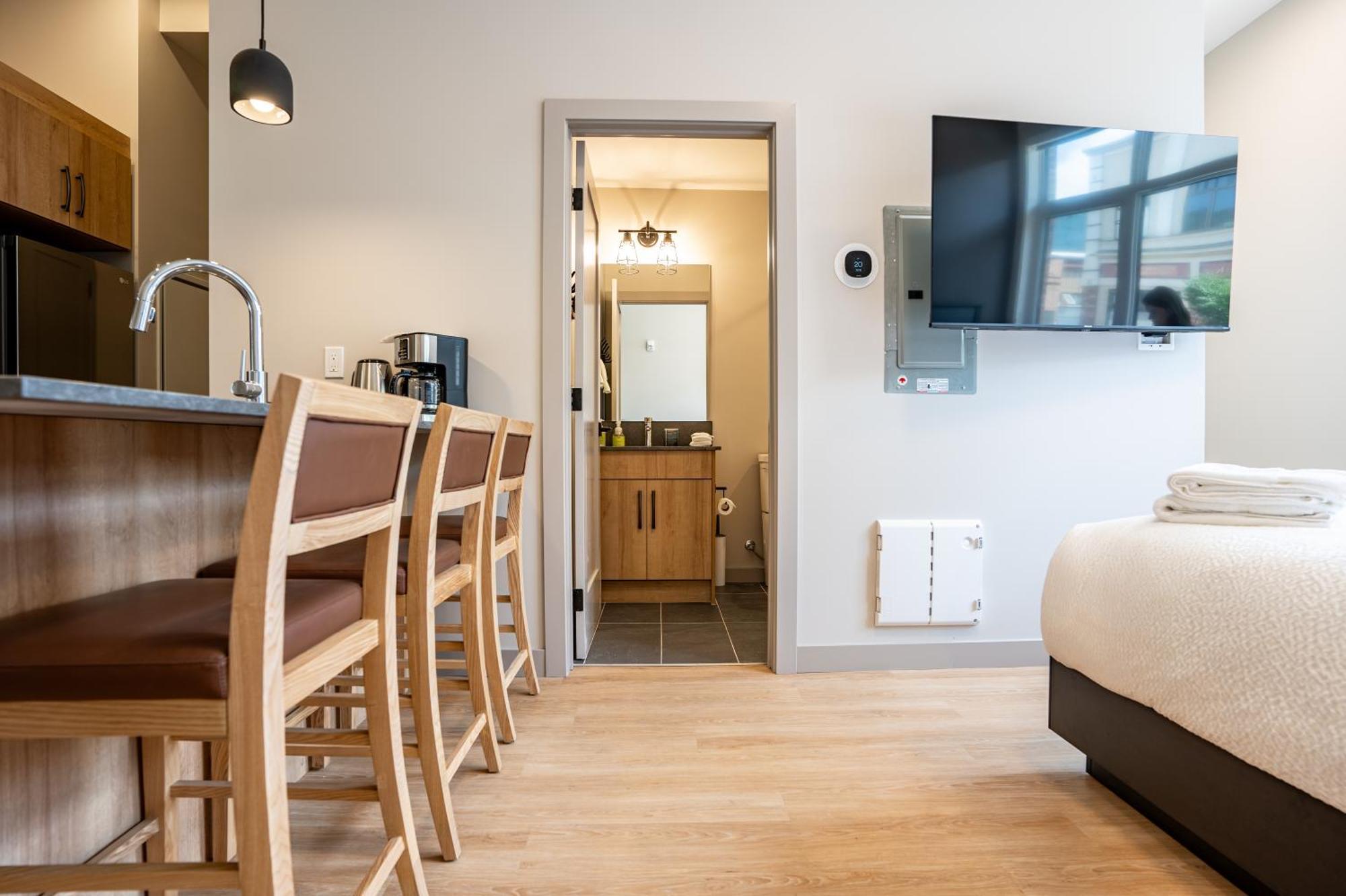 Basecamp Suites Revelstoke Phòng bức ảnh