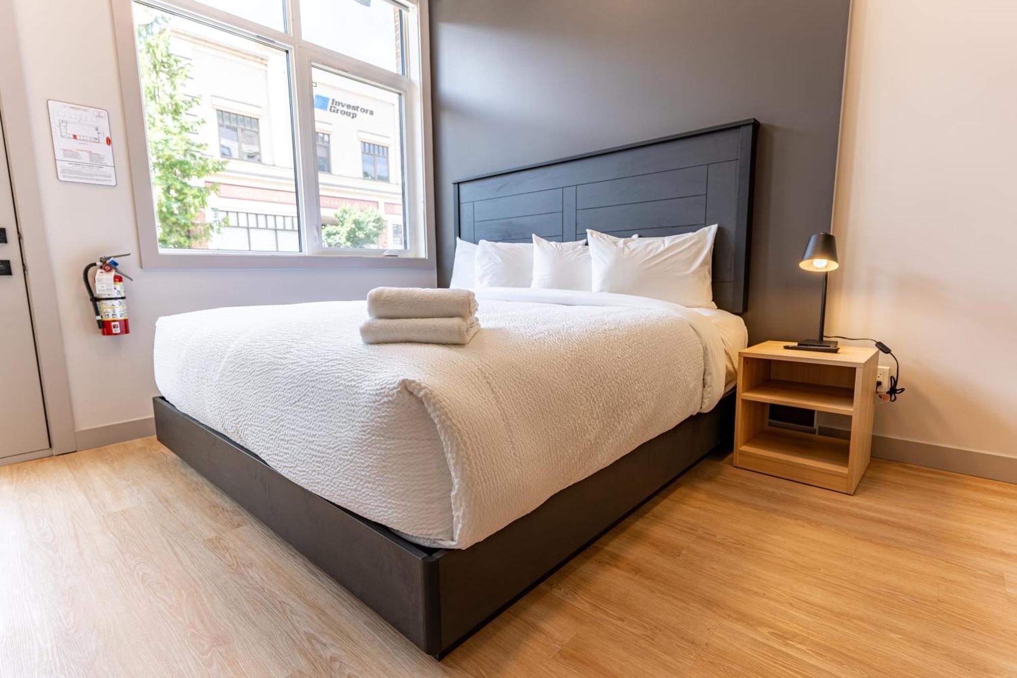 Basecamp Suites Revelstoke Phòng bức ảnh