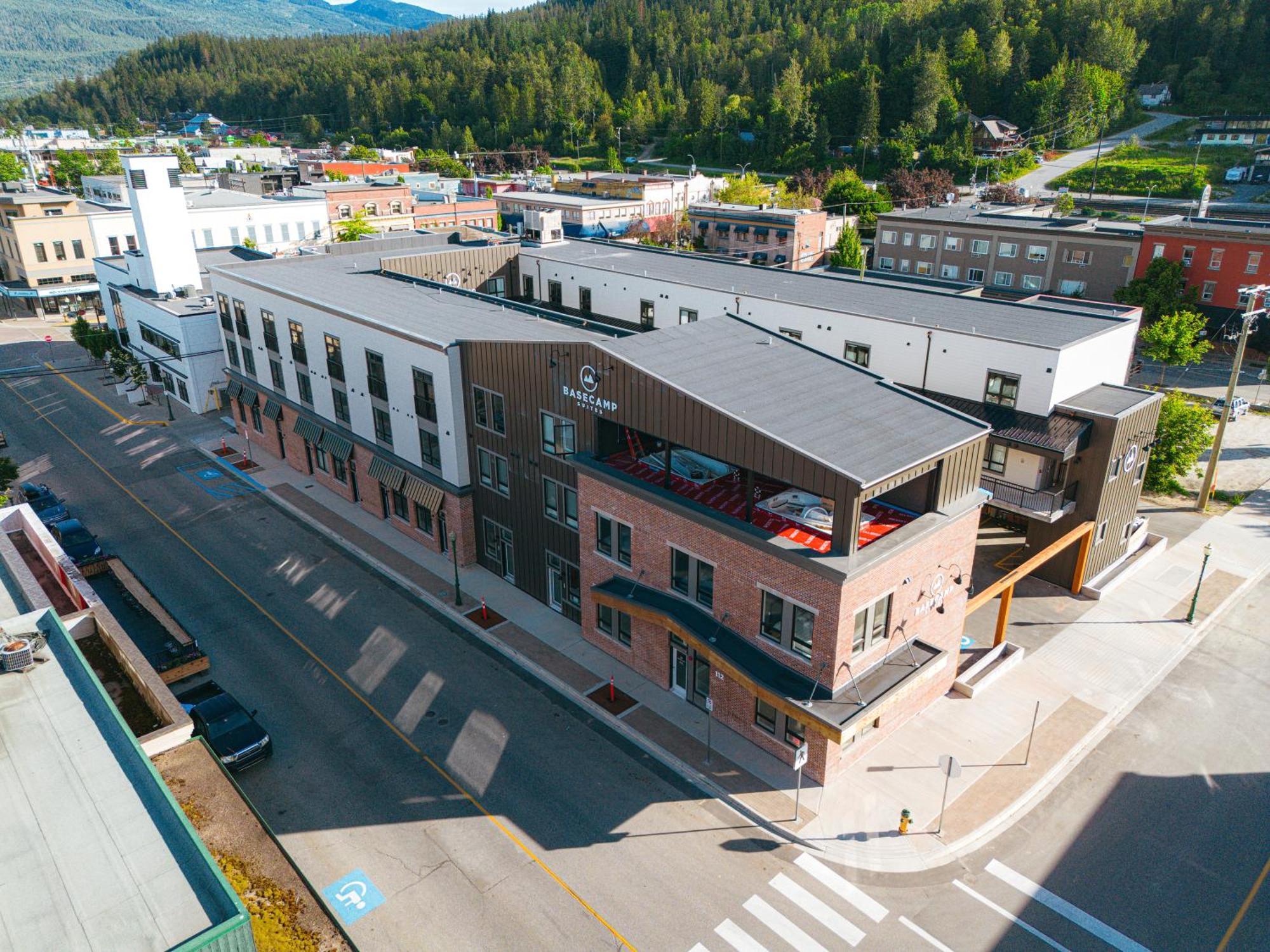 Basecamp Suites Revelstoke Ngoại thất bức ảnh