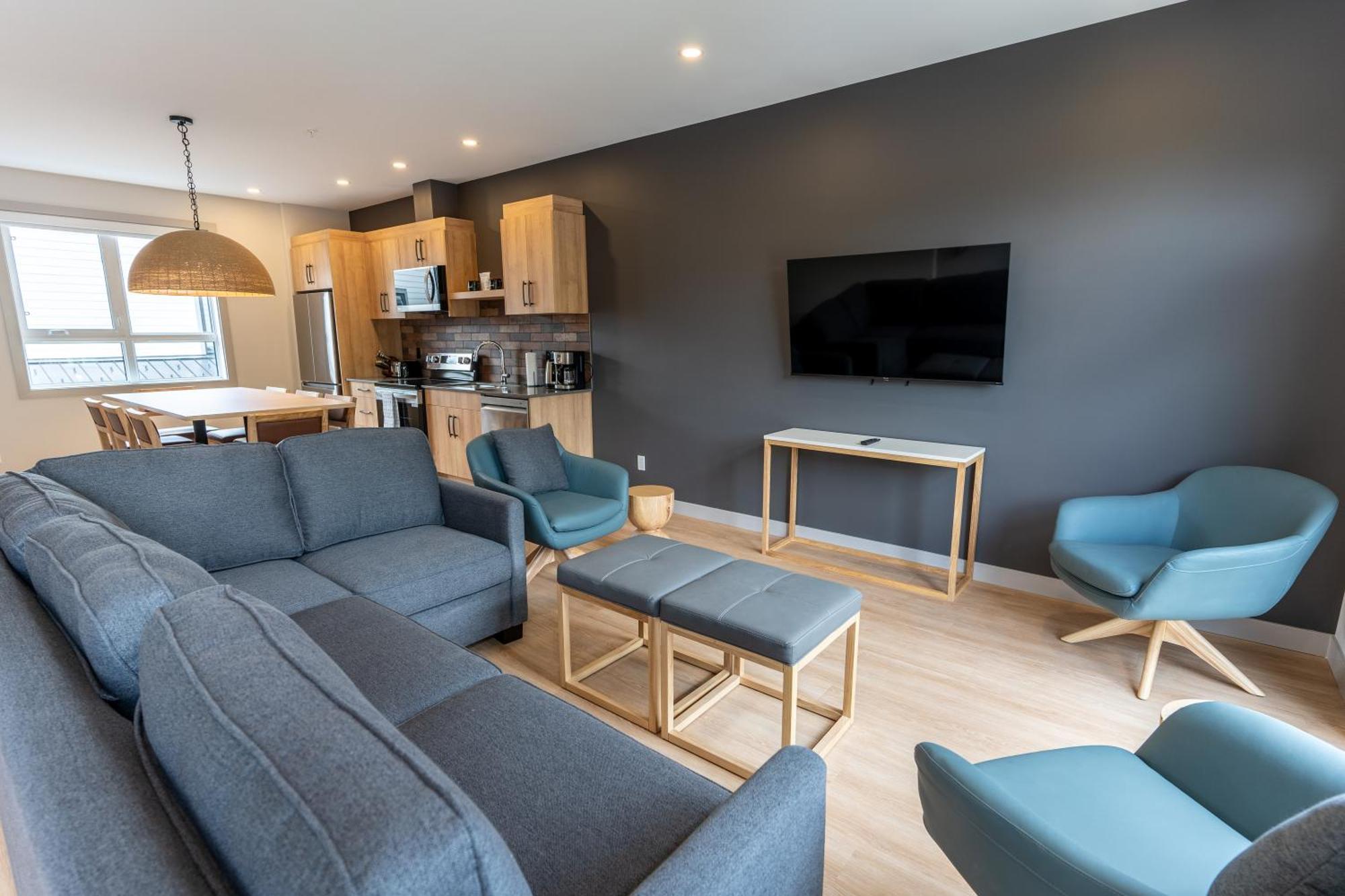 Basecamp Suites Revelstoke Ngoại thất bức ảnh