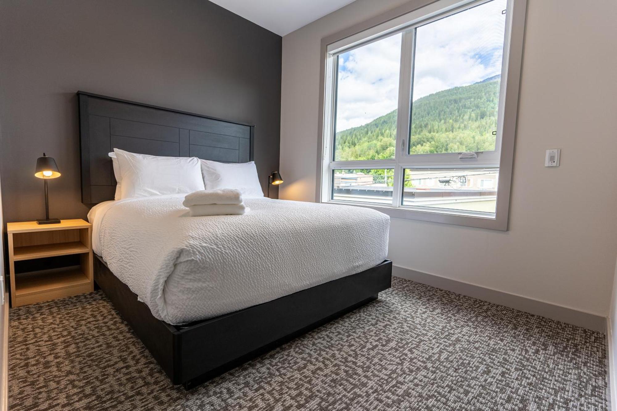 Basecamp Suites Revelstoke Ngoại thất bức ảnh