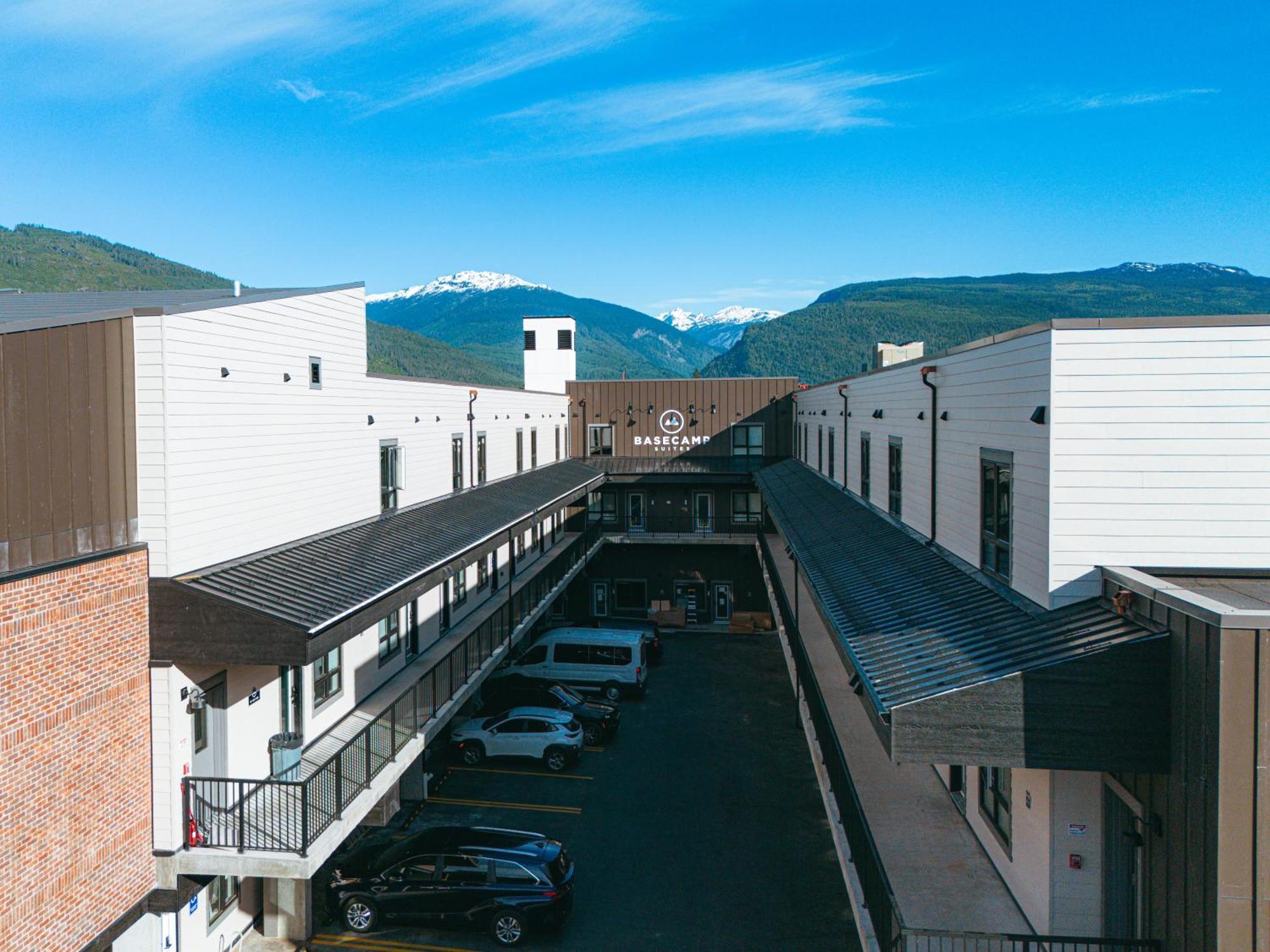 Basecamp Suites Revelstoke Ngoại thất bức ảnh