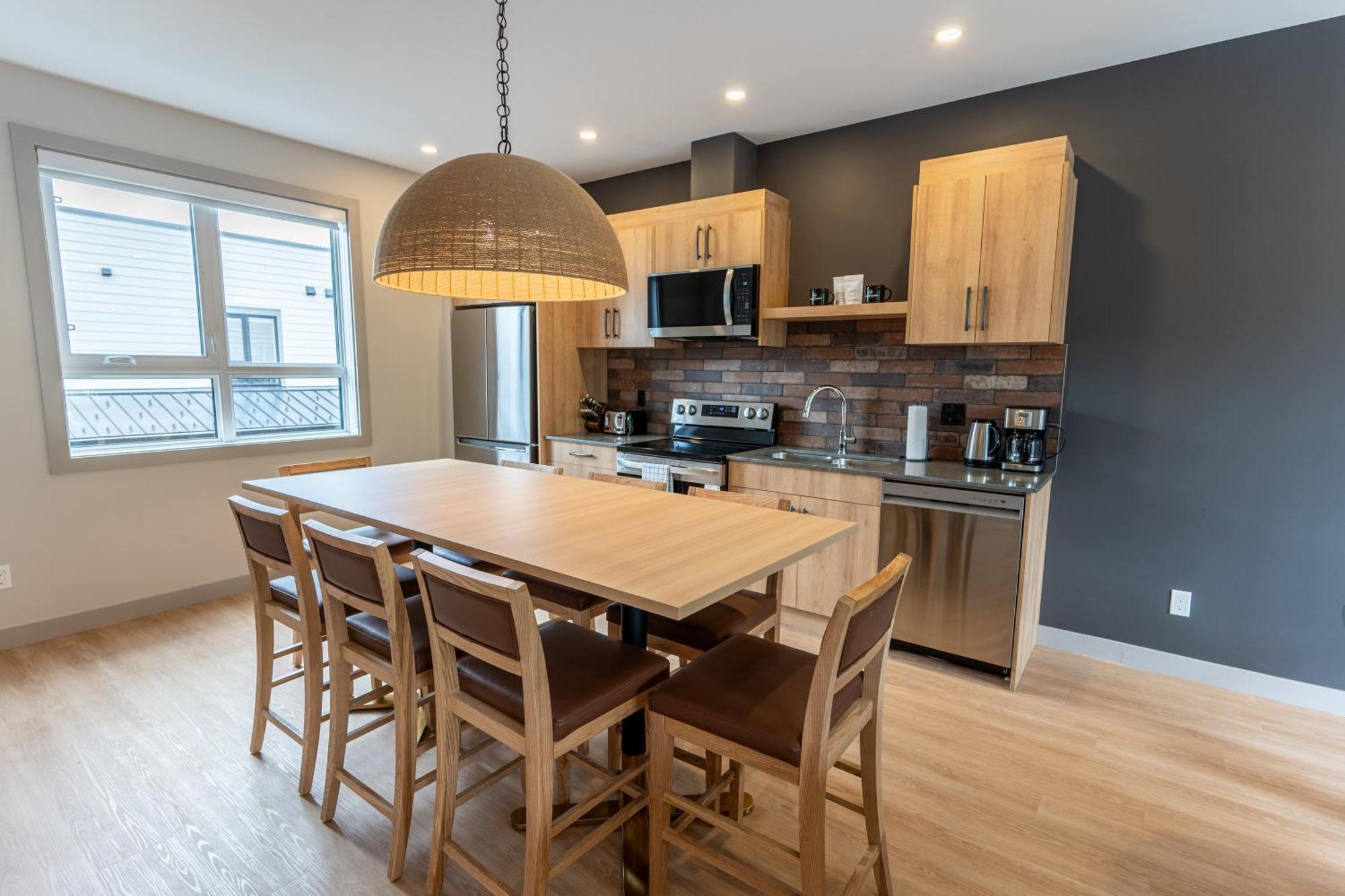 Basecamp Suites Revelstoke Phòng bức ảnh
