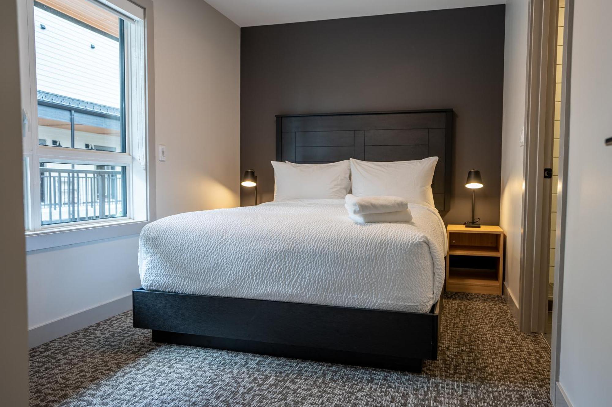 Basecamp Suites Revelstoke Phòng bức ảnh