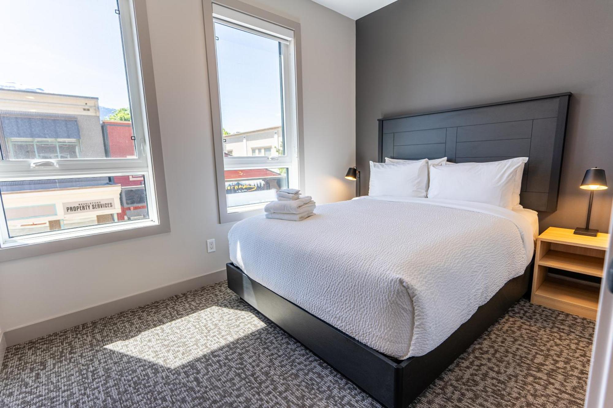 Basecamp Suites Revelstoke Phòng bức ảnh