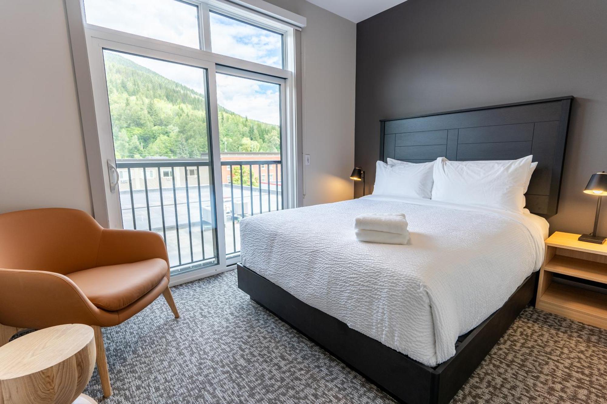 Basecamp Suites Revelstoke Ngoại thất bức ảnh