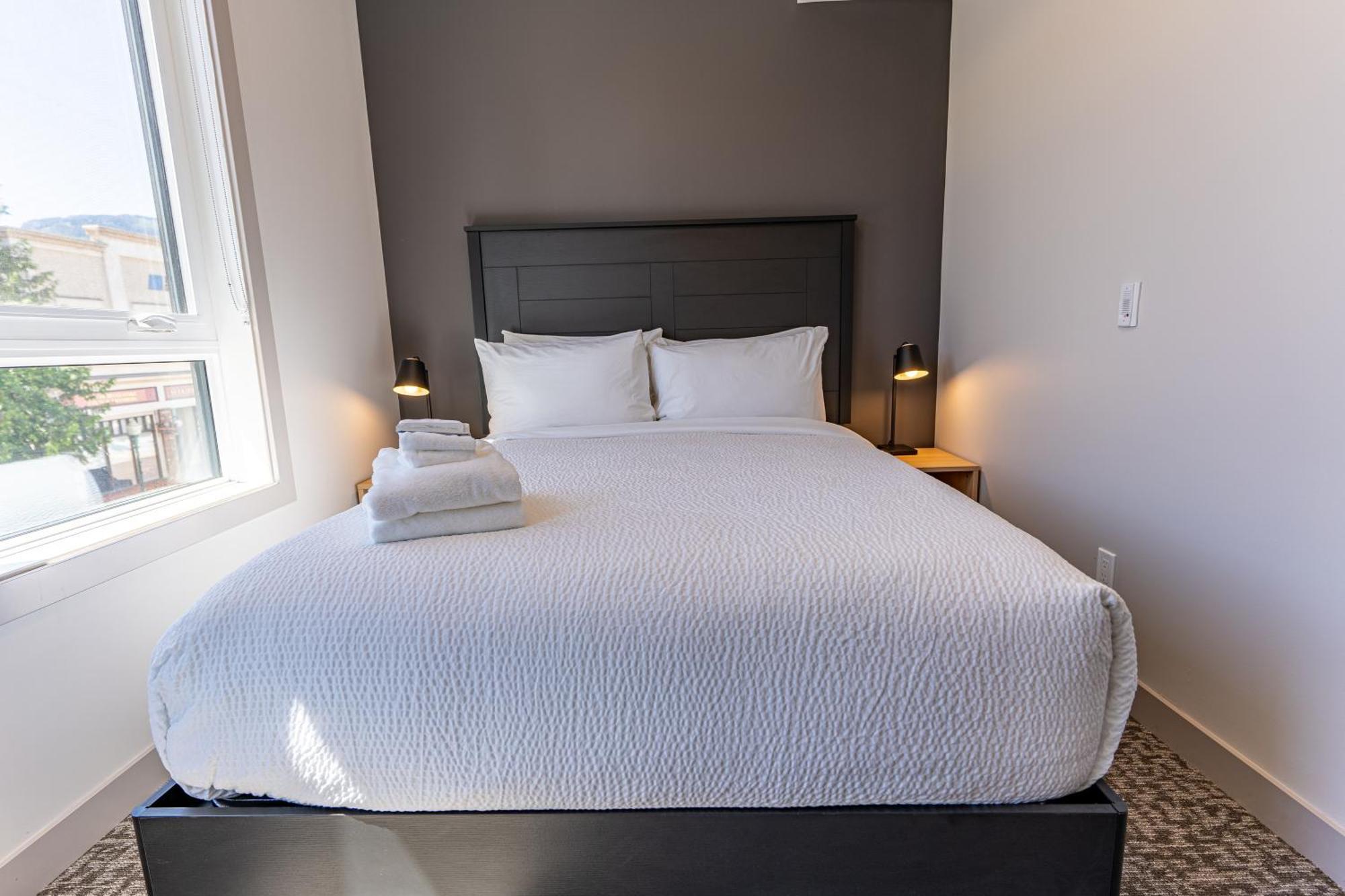 Basecamp Suites Revelstoke Phòng bức ảnh