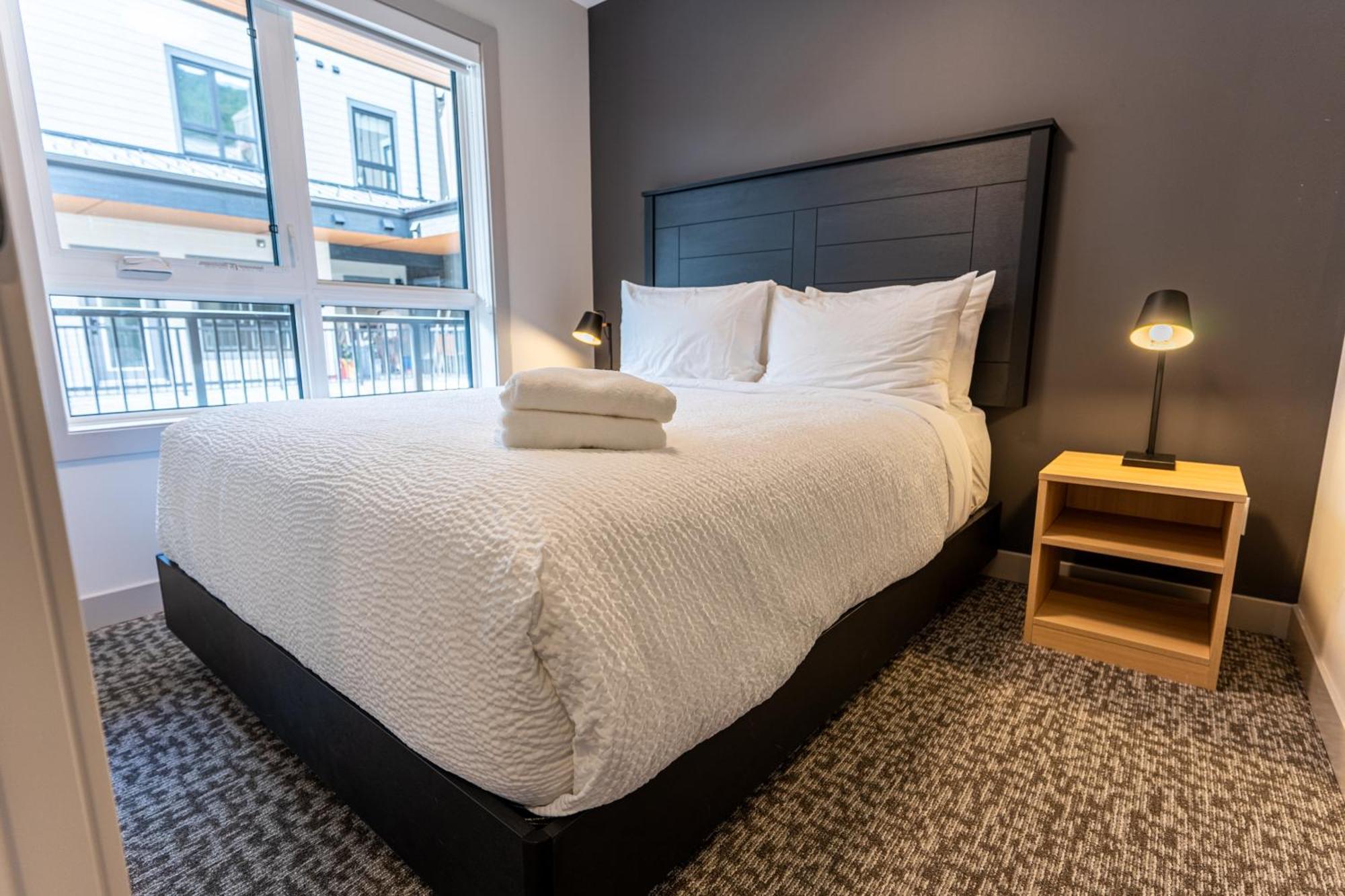Basecamp Suites Revelstoke Phòng bức ảnh