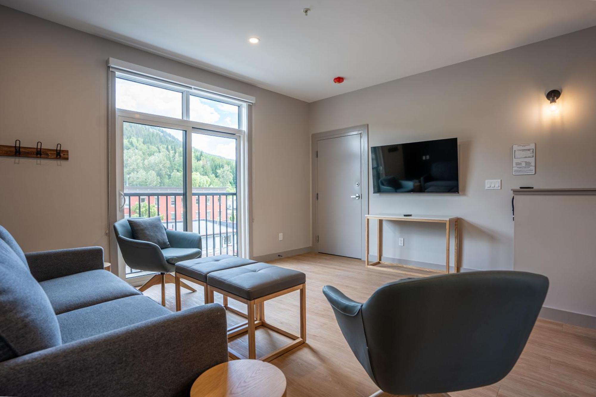 Basecamp Suites Revelstoke Ngoại thất bức ảnh