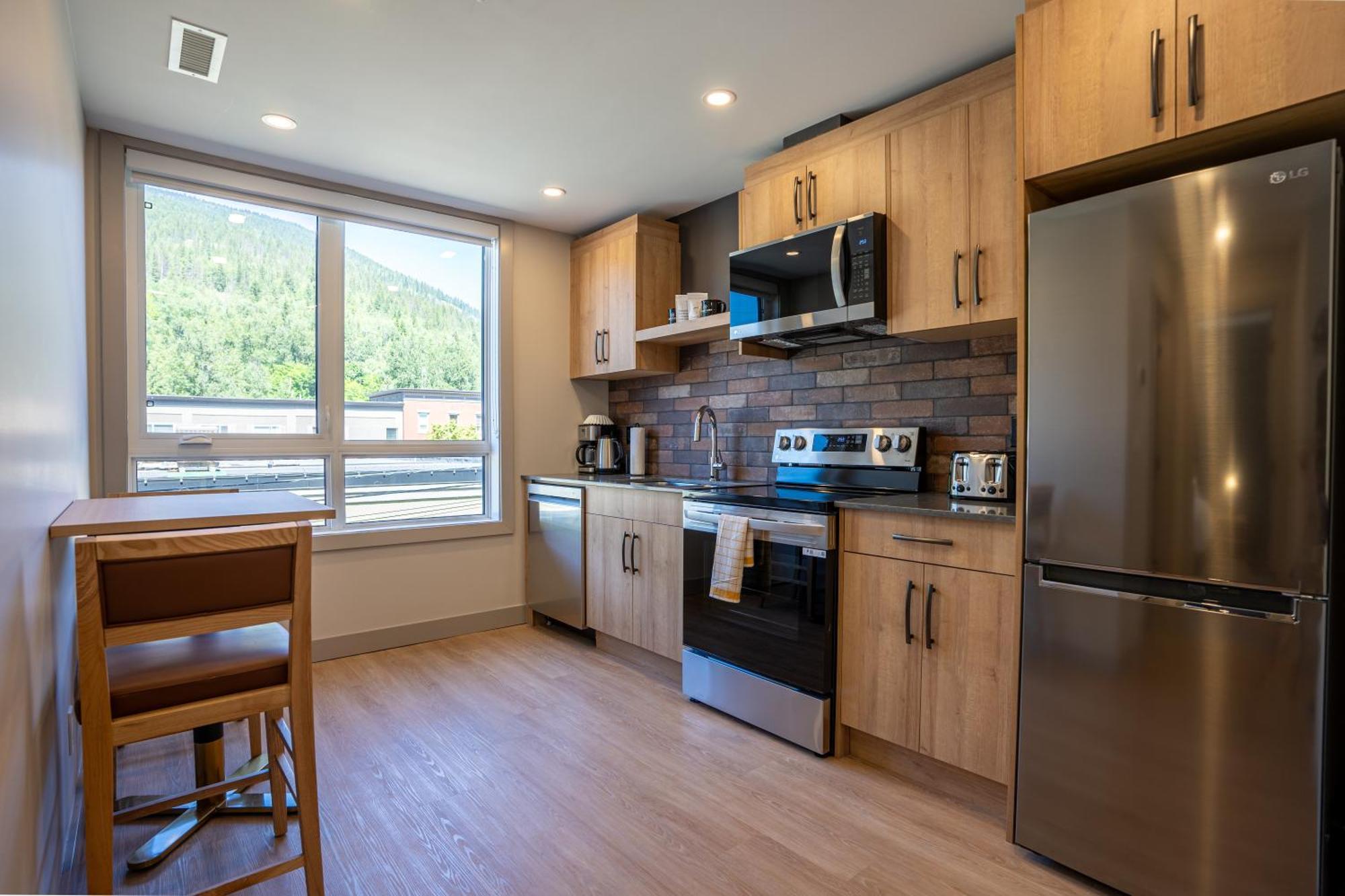 Basecamp Suites Revelstoke Phòng bức ảnh