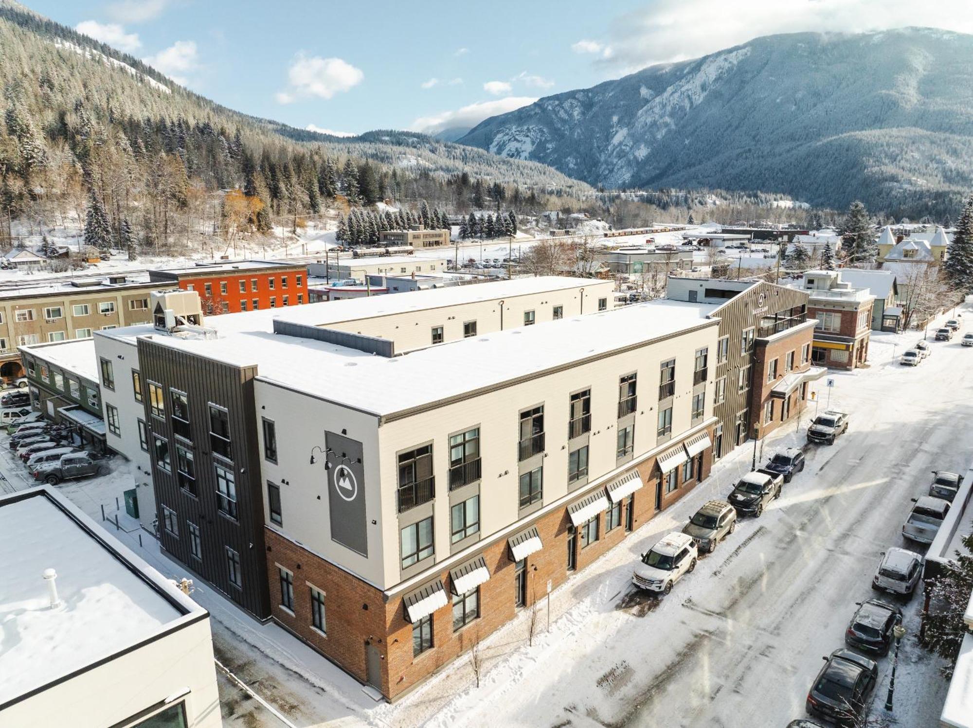 Basecamp Suites Revelstoke Ngoại thất bức ảnh