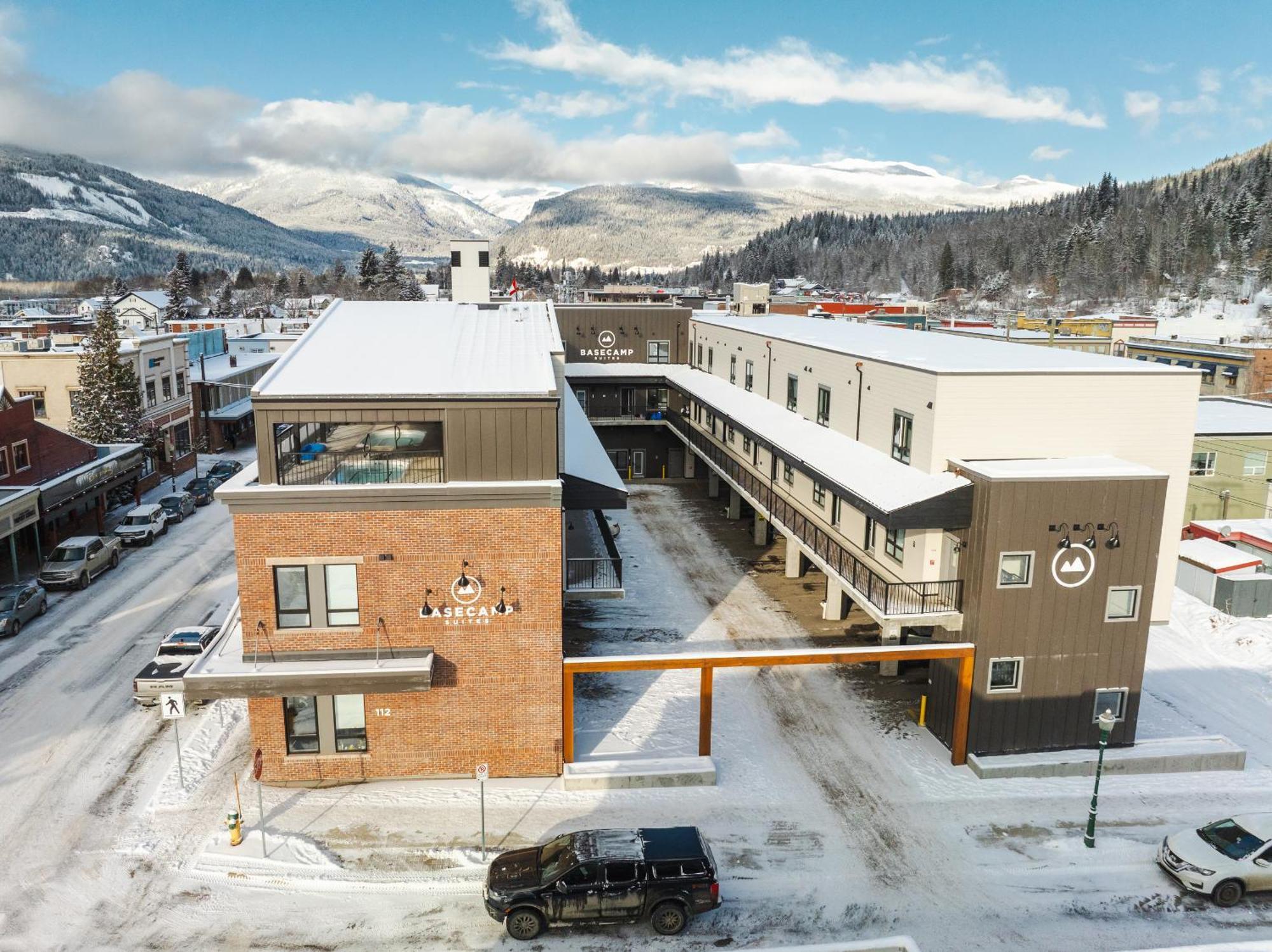 Basecamp Suites Revelstoke Ngoại thất bức ảnh